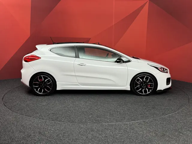 Kia pro_cee'd 1.6 GT First Edition 2013 Benzine 16