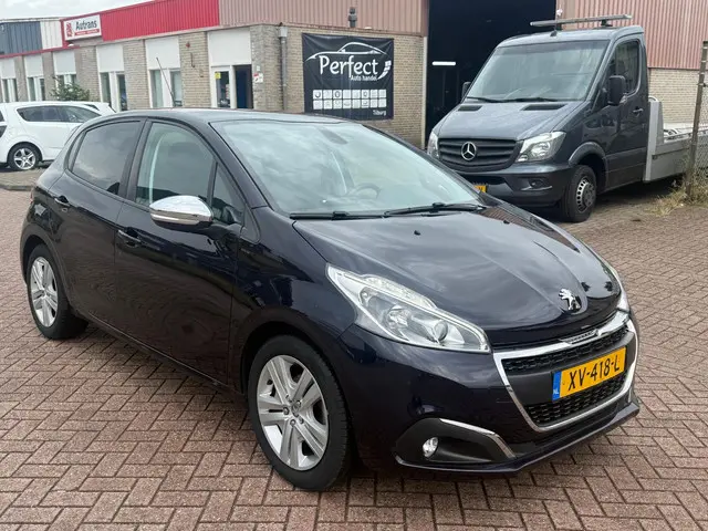 Peugeot 208 1.2 PureTech Signature 2019 Benzine 8