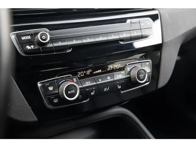 BMW X1 xDrive25e Executive 2021 Hybride Benzine 39