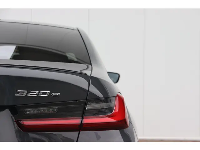 BMW 3 Serie 320e 2025 Hybride Benzine 8