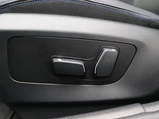 BMW 5 Serie Sedan 550e xDrive 2024 Hybride Benzine 11