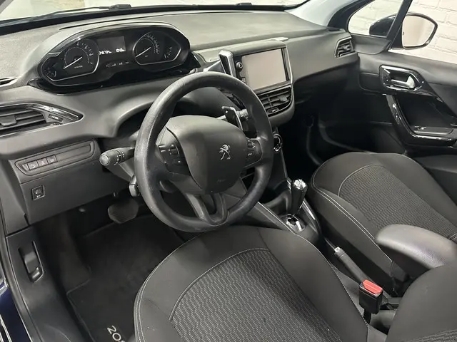 Peugeot 208 1.2 PureTech Active 2017 Benzine 9
