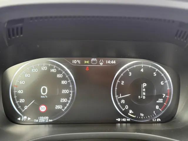 Volvo XC60 2.0 T6 AWD R-Design 2018 Benzine 11