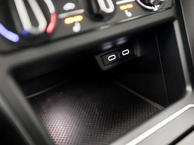 Volkswagen Taigo 1.0 TSI R-Line Sport 2023 Benzine 33