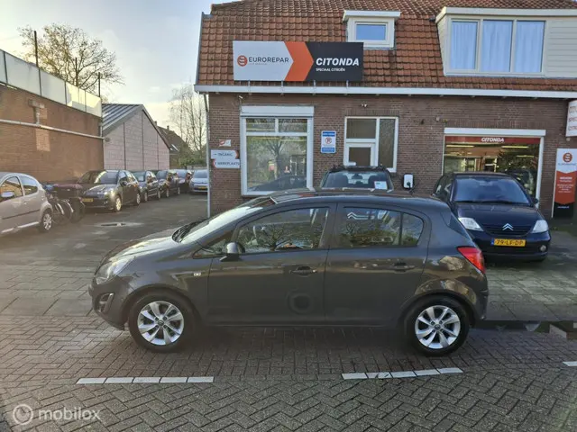 Opel Corsa 1.2 EcoFlex Cosmo 2014 Benzine 2