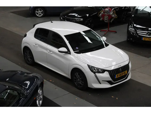 Peugeot 208 1.2 PureTech Active Pack 2021 Benzine 25