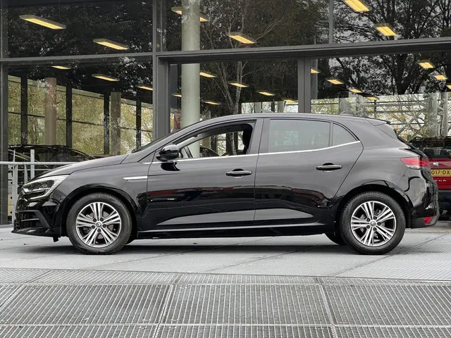 Renault Mégane 1.3 TCe 140 EDC Intens 2022 Benzine 17