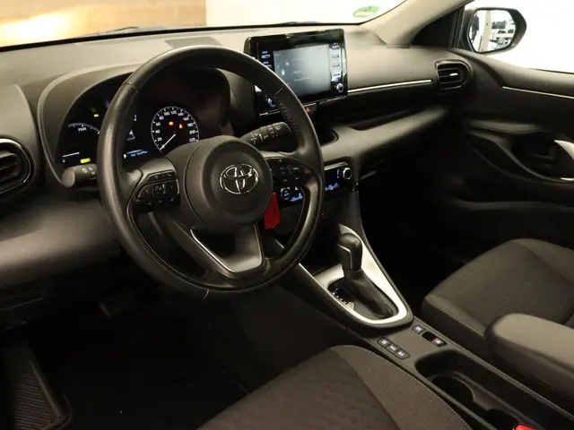 Toyota Yaris 1.5 Hybrid Active 2023 Hybride Benzine 4
