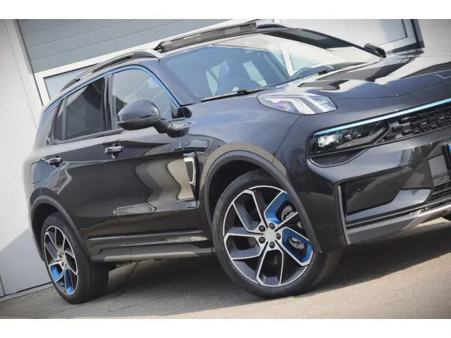 Lynk & Co 01 2