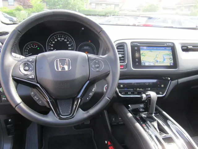 Honda HR-V 1.5 i-VTEC Executive 2017 Benzine 14