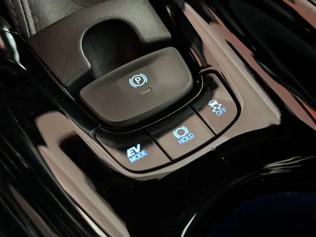 Toyota C-HR 1.8 Hybrid Bi-Tone 2018 Hybride Benzine 42