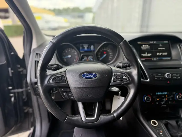 Ford Focus Wagon 1.0 Trend Edition 2015 Benzine 10