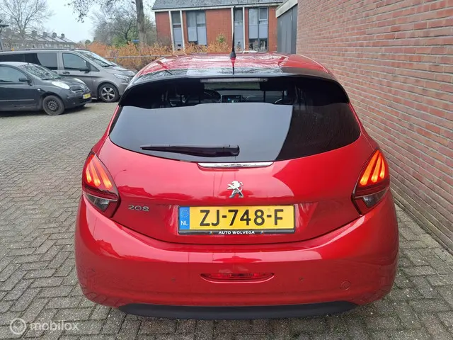 Peugeot 208 1.2 PureTech Signature 2019 Benzine 4
