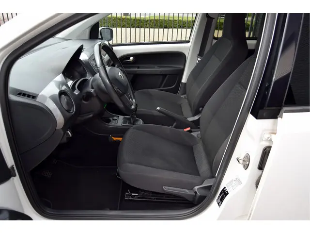 SEAT Mii 1.0 Sport Dynamic 2015 Benzine 18
