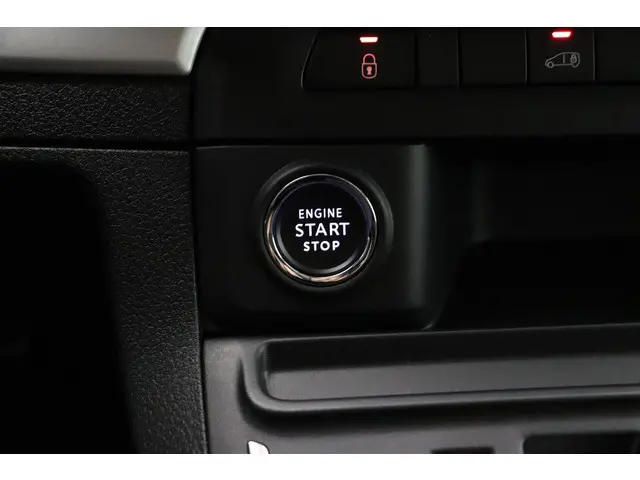 Peugeot e-Expert EV L3 75 kWh 2023 Elektrisch 26