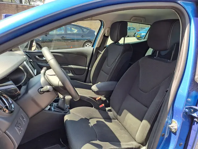 Renault Clio 0.9 TCe Eco2 Expression GT Line 2016 Benzine 8