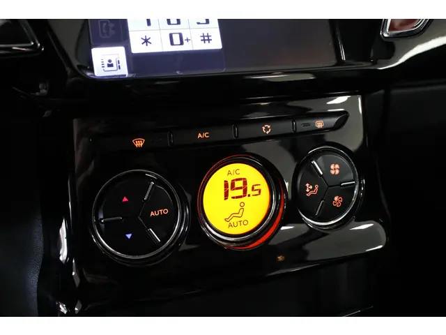 Citroën C3 1.2 PureTech Exclusive 2015 Benzine 18