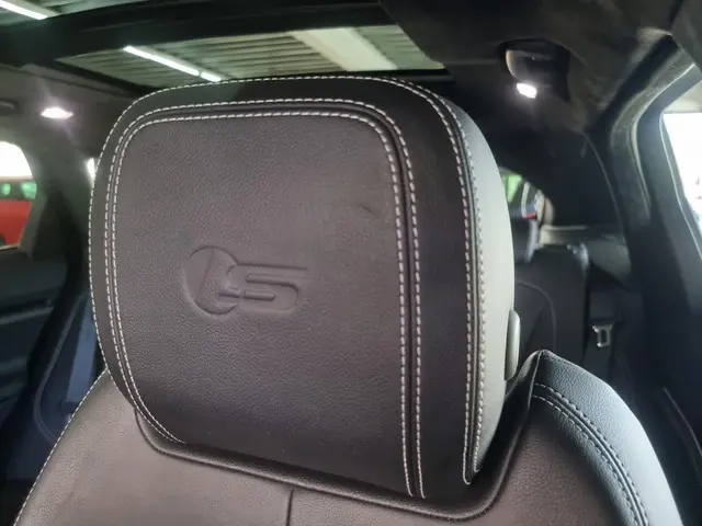 Jaguar F-PACE 3.0 S/C S AWD 35t 2018 Benzine 32