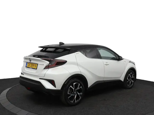 Toyota C-HR 2
