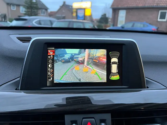 BMW X1 XDrive20i High Executive 2017 Benzine 19