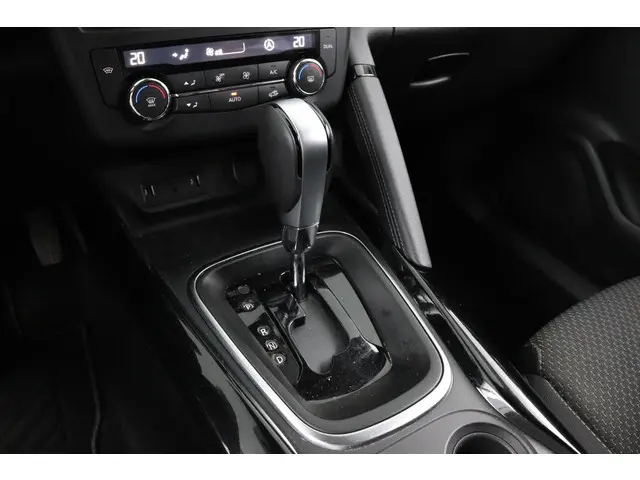 Renault Kadjar TCe 130 EDC Limited 2017 Benzine 29