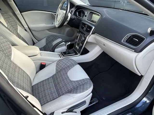 Volvo V40 2.0 T2 Momentum 2016 Benzine 22