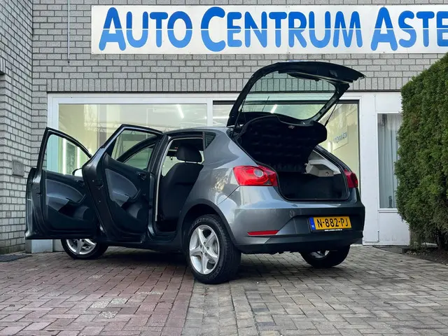 SEAT Ibiza 1.4 Style Prachtige auto 2012 Benzine 4