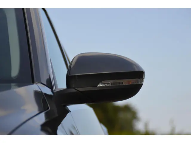 Volkswagen T-Roc 1.0 TSI Life Edition 2025 Benzine 32
