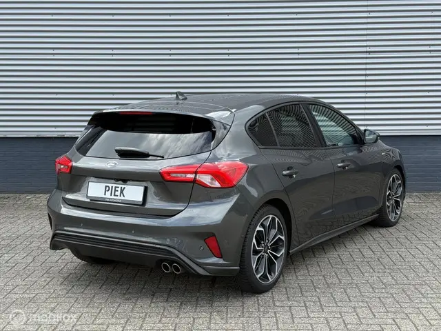 Ford Focus 1.5 EcoBlue ST Line AUTOMAAT 2018 Diesel 6