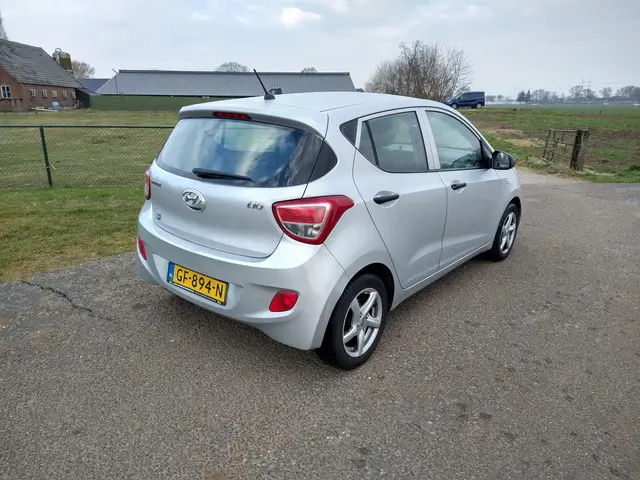 Hyundai i10 1.0i i-Motion 2015 Benzine 3