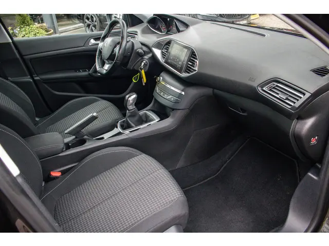 Peugeot 308 1.2 PureTech Active 2018 Benzine 16