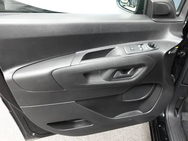 Opel Combo 130pk Automaat L2H1 Edition 2022 Diesel 11