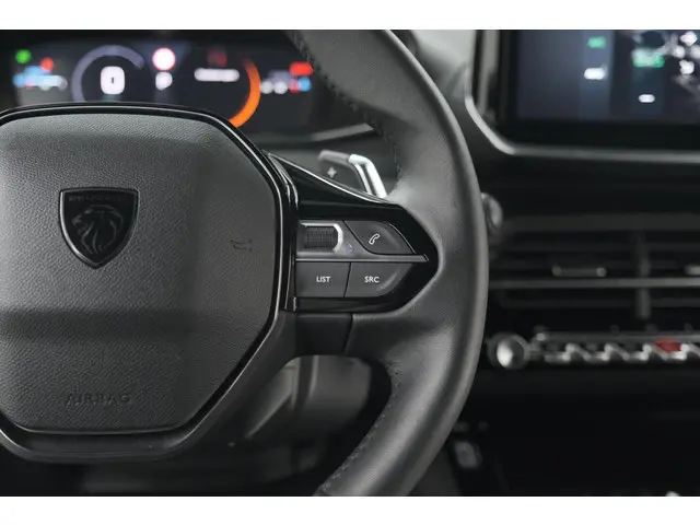 Peugeot 2008 PureTech 130 EAT8 Allure 2024 Benzine 32