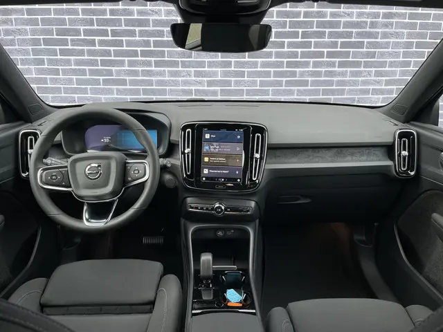 Volvo EX40 Recharge Extended Range Core 2025 Elektrisch 5