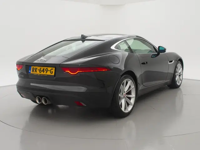 Jaguar F-Type 2