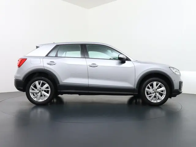Audi Q2 35 TFSI S Edition 2020 Benzine 8