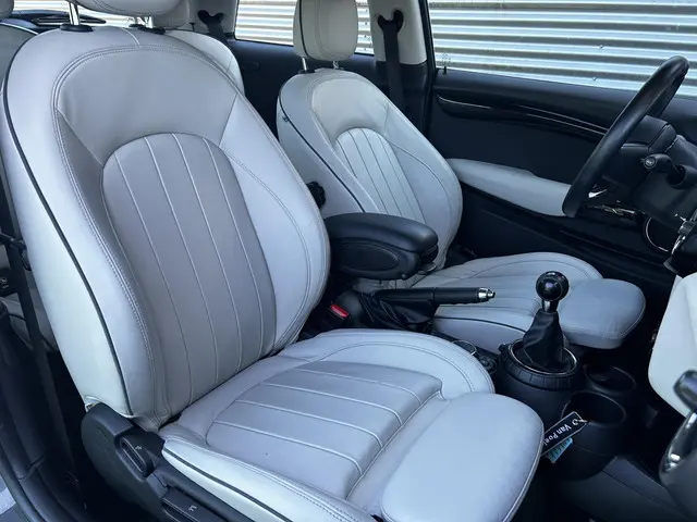 MINI Cooper Mini 1.5 First Born Edition 2014 Benzine 8