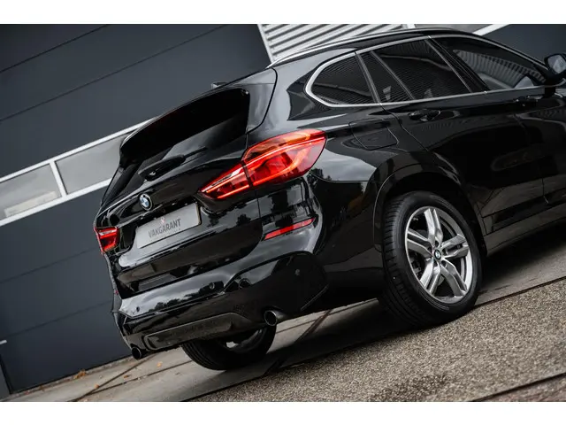 BMW X1 sDrive20i Centennial Executive 2016 Benzine 17