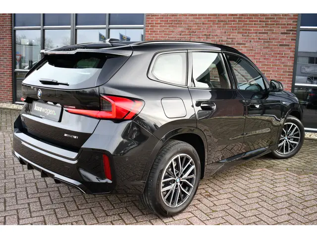 BMW X1 sDrive18i M-Sport 2025 Benzine 74