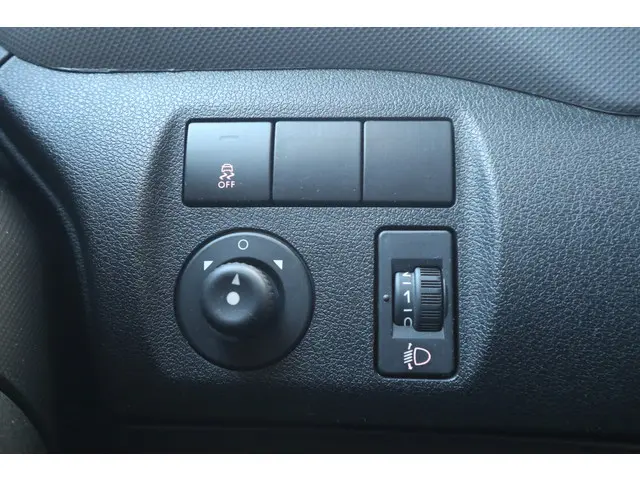 Citroën Berlingo 1.6 BlueHDI 75 Club 2018 Diesel 35