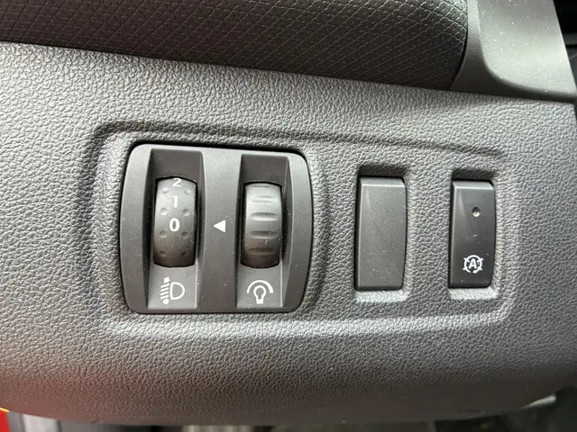 Renault Clio Estate 1.2 TCe Zen 2017 Benzine 24