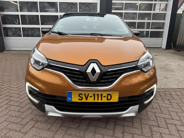 Renault Captur 0.9 TCe 90pk Intens+Camera!! 2018 Benzine 2
