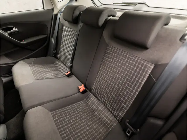 Volkswagen Polo 1.0 Sportline 2015 Benzine 14