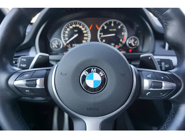 BMW X5 xDrive30d High Executive M Sport 2015 Diesel 33