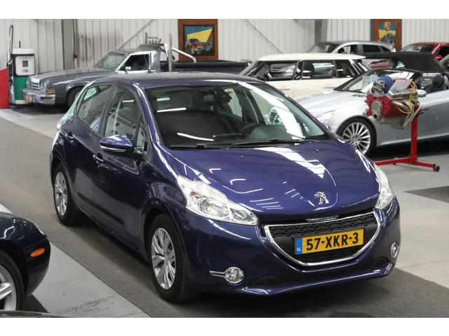 Peugeot 208 1.4 VTi Envy 2012 Benzine 2