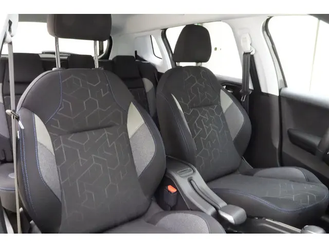 Peugeot 2008 1.2T 130pk Automaat Signature 2019 Benzine 10