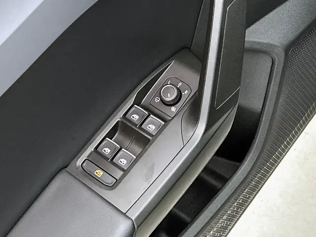 SEAT Leon 1.0 eTSI 110pk FR Business DSG 2023 Benzine 14