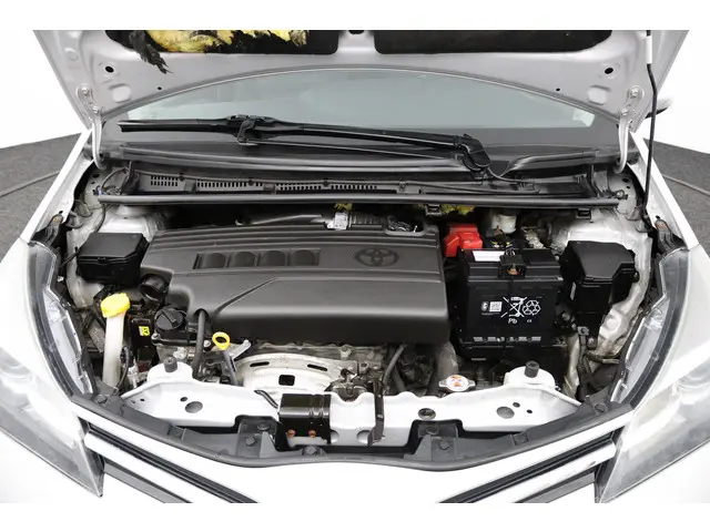 Toyota Yaris 1.3 VVT-i Dynamic 2017 Benzine 33