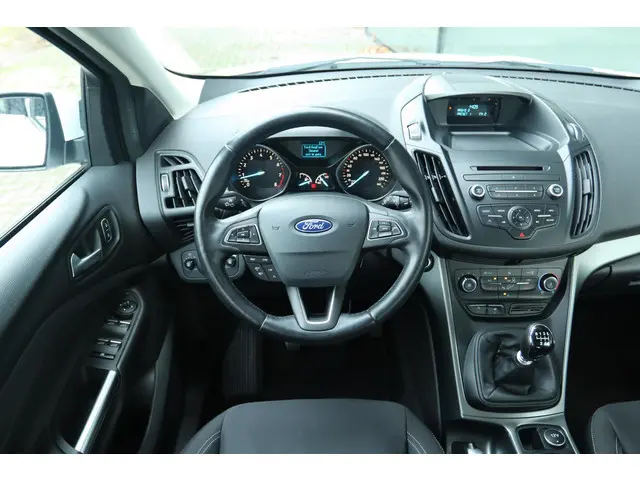 Ford Kuga 1.5 TITANIUM 2018 Benzine 15