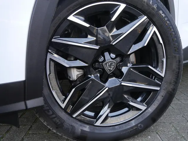 Peugeot 3008 1.2 Hybrid 136 GT 2024 Hybride Benzine 36